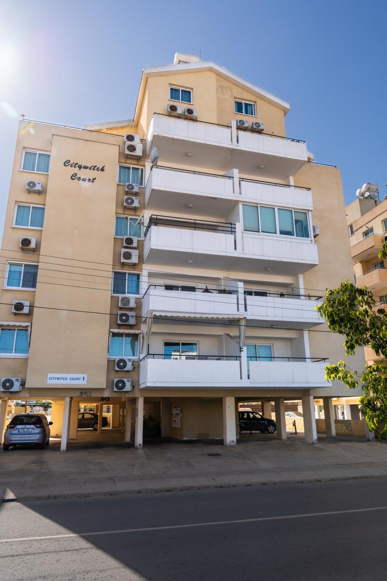 Olivia Mackenzie 2 Bedroom Flat With Pool Larnaca Exterior foto