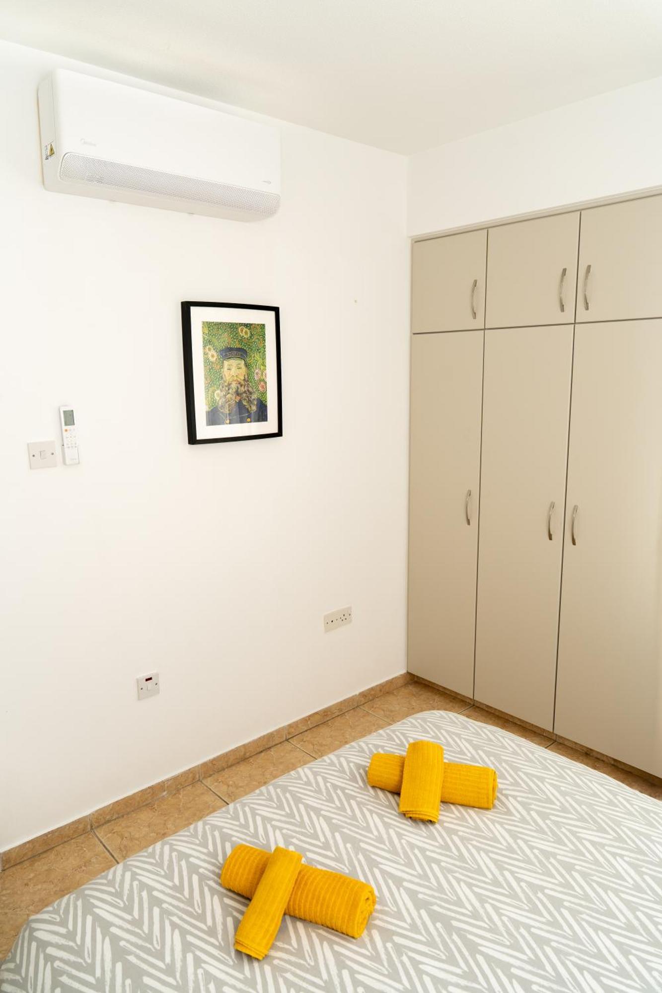 Olivia Mackenzie 2 Bedroom Flat With Pool Larnaca Exterior foto